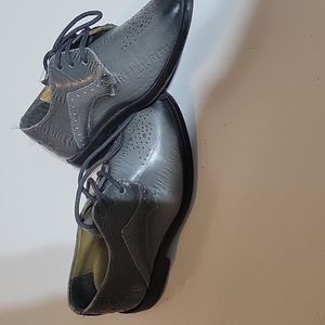 Toddler size 9 dress shoe Gray and black